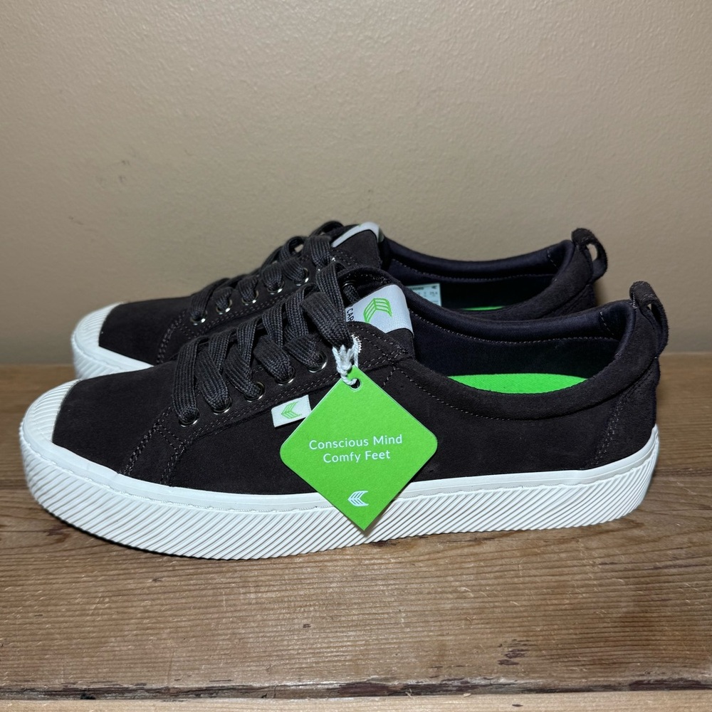 Cariuma OCA Low Dark Brown Canvas Suede Unisex Sneakers W 9.5 M 8 - Picture 2 of 9